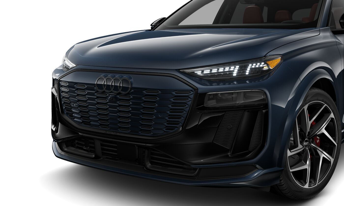 2025 Audi e-tron Premium photo 3