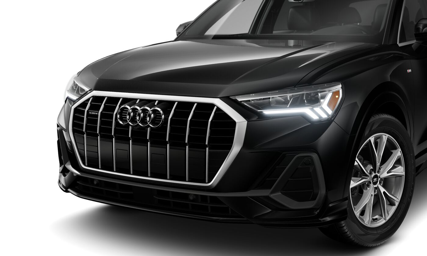 2025 Audi Q3 45 TFSI S line Premium Plus photo 3