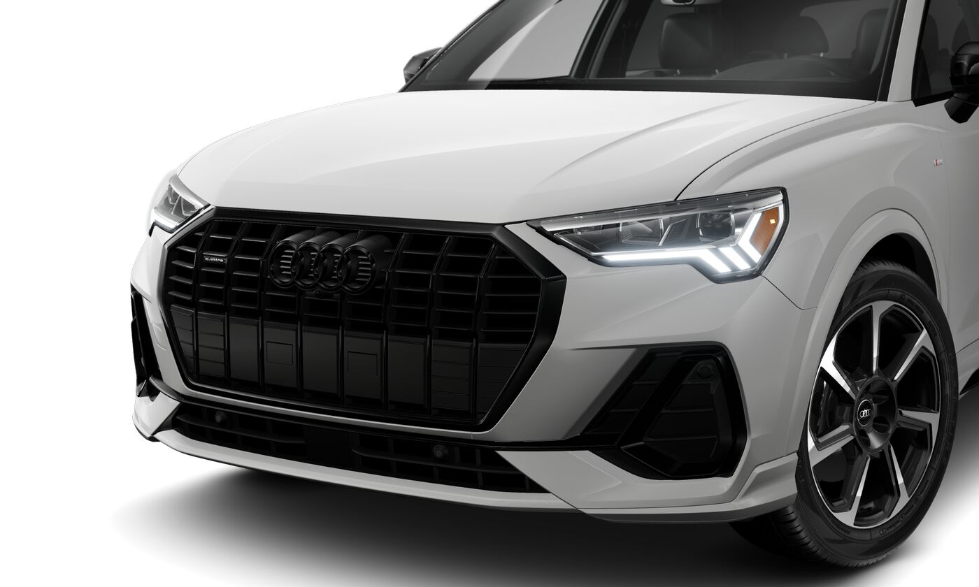 2025 Audi Q3 45 TFSI S line Premium Plus photo 2