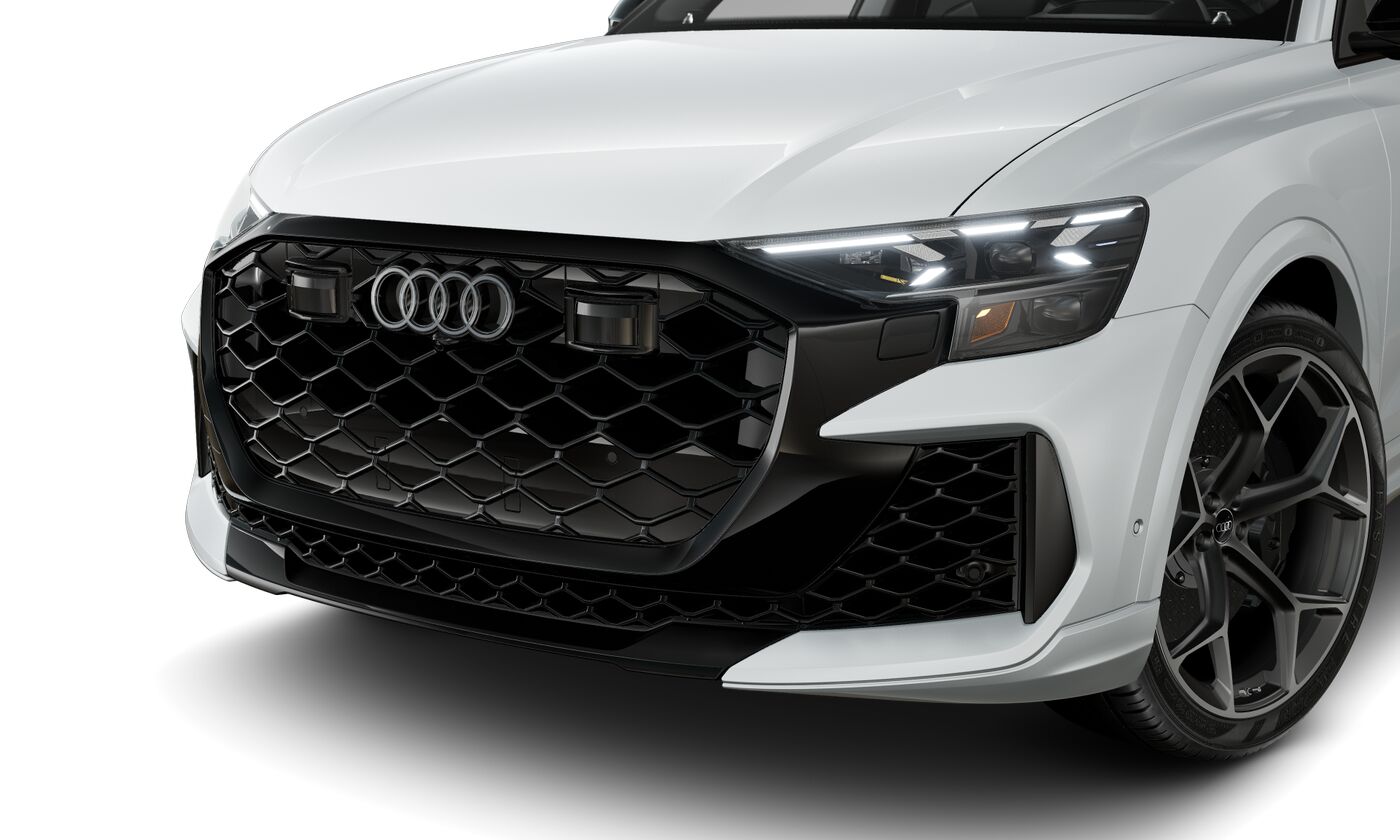 2025 Audi RS Q8 photo 2