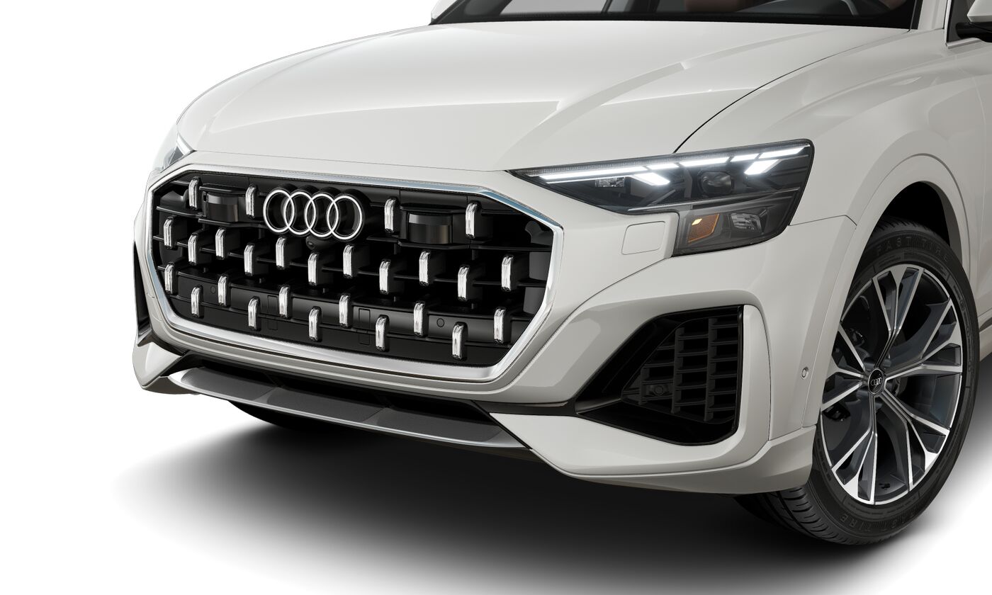 2025 Audi Q8 55 Premium Plus photo 2