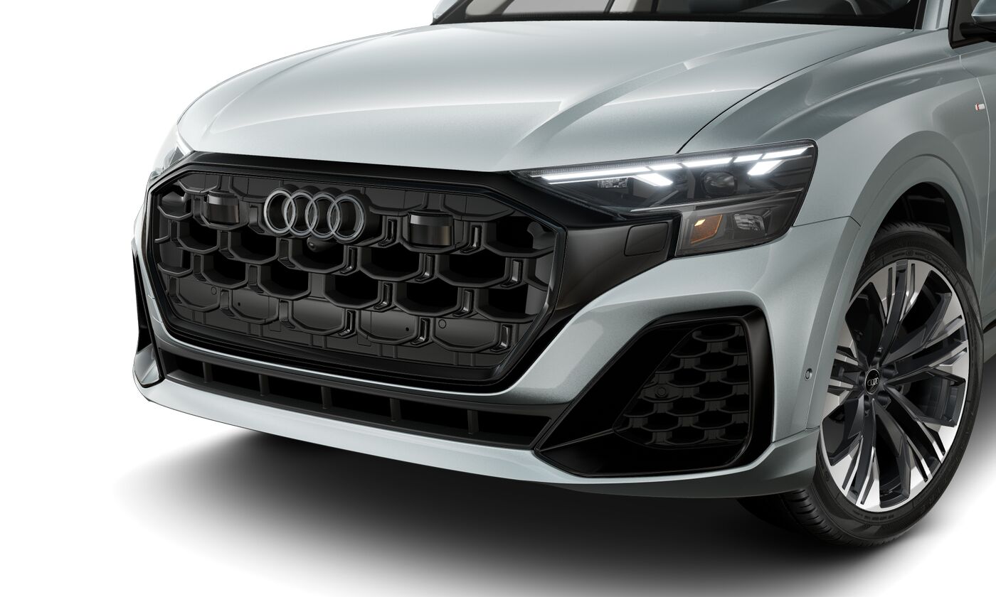 2025 Audi Q8 55 Premium Plus photo 2