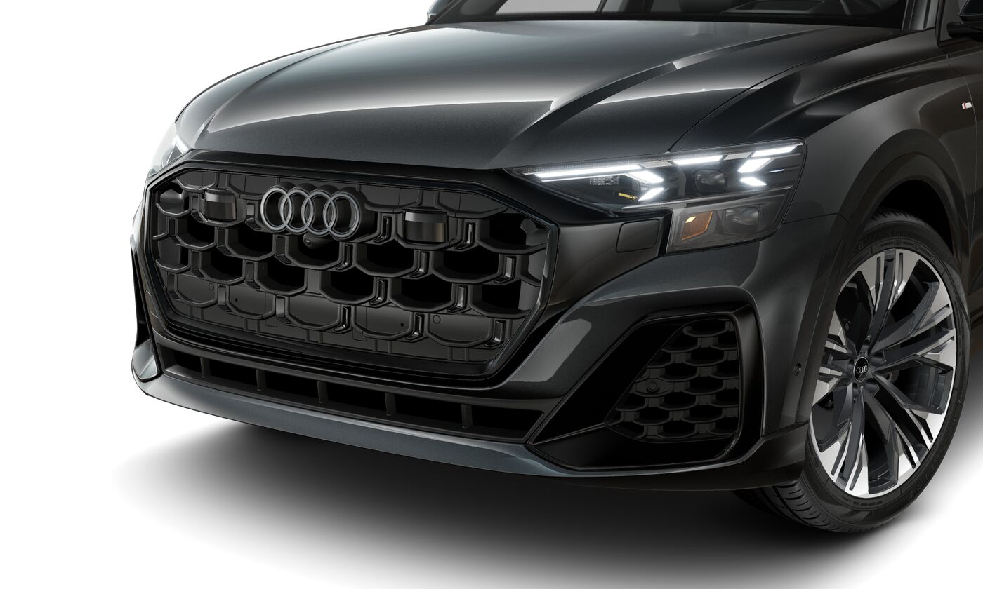2025 Audi Q8 Prestige 55 photo 2
