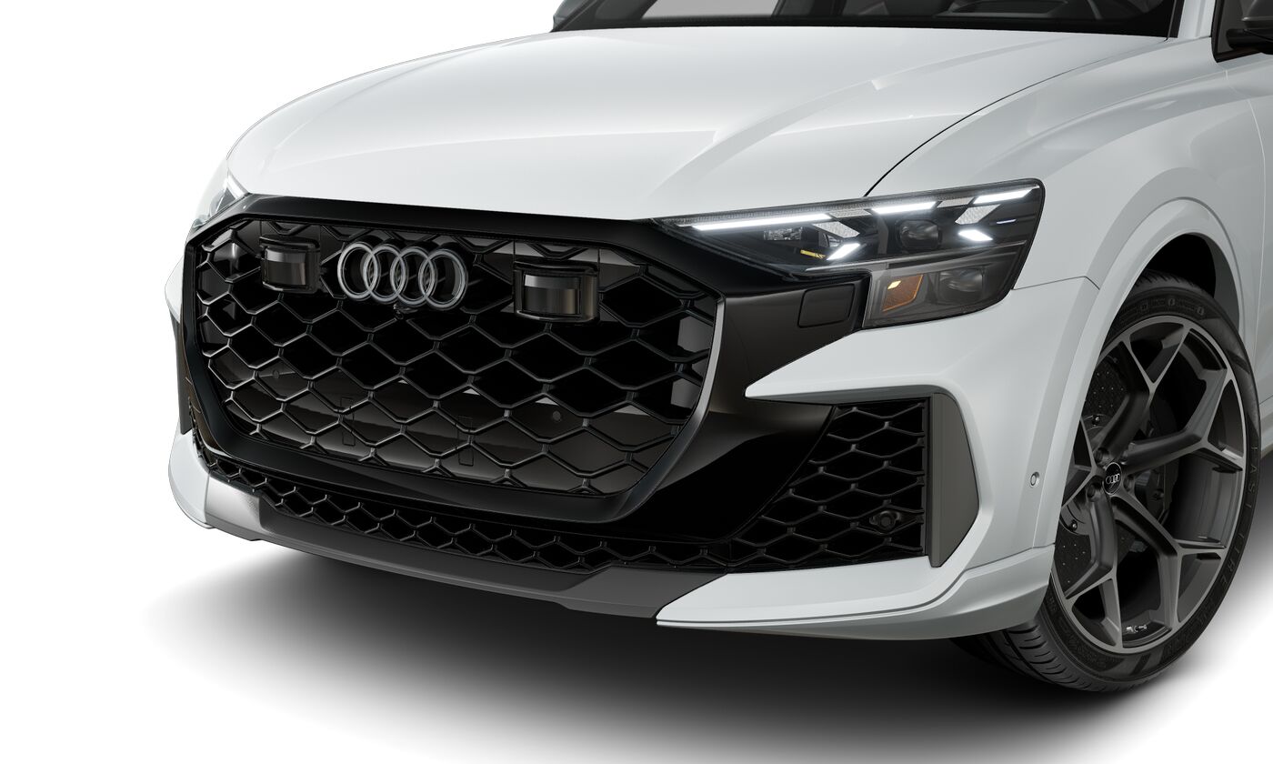 2025 Audi RS Q8 photo 2