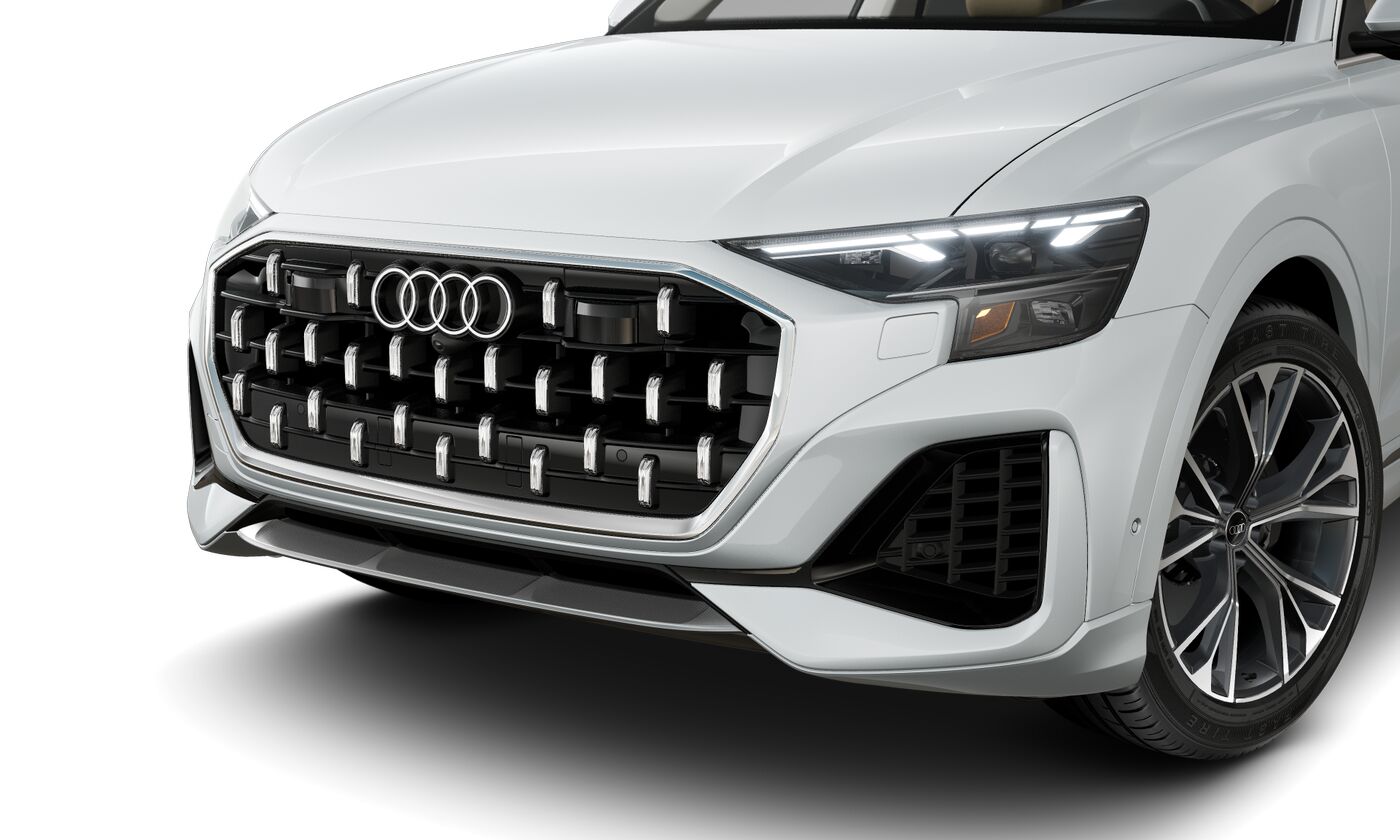 2025 Audi Q8 55 Premium Plus photo 2