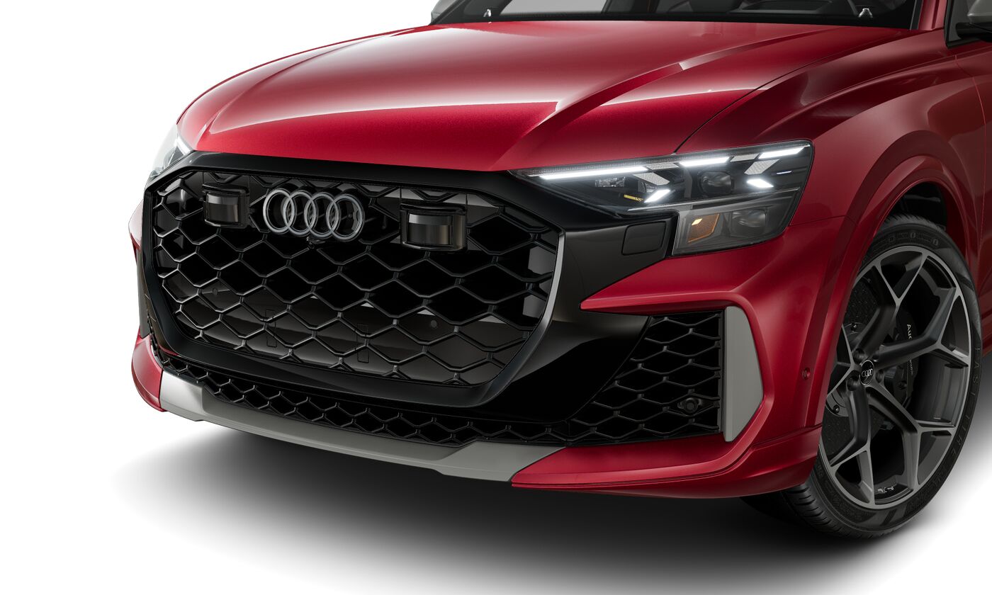 2025 Audi RS Q8 photo 2