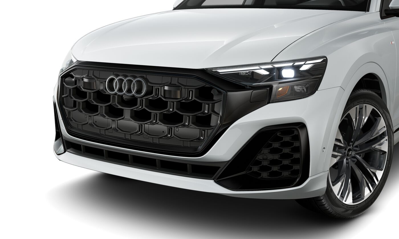 2025 Audi Q8 55 Premium Plus photo 2