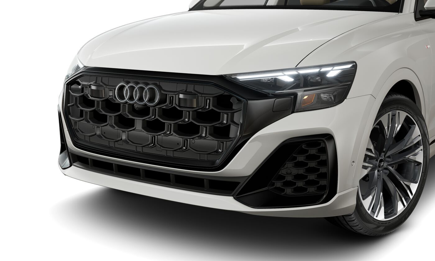 2025 Audi Q8 55 Premium Plus photo 3
