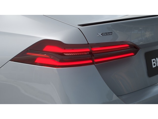 2026 BMW 5 Series 550e - Photo 41