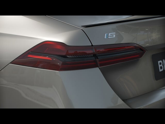 2024 BMW i5 M60 - Photo 8