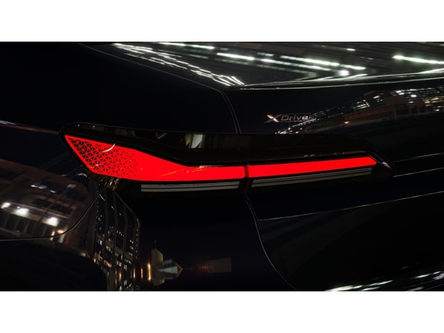 2025 BMW 7 Series 760i - Photo 8