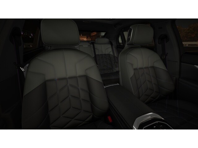2025 BMW 7 Series 750e - Photo 55