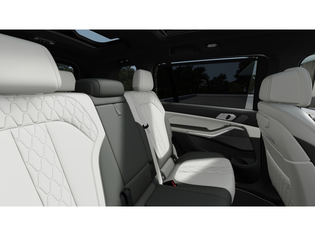2026 BMW X7 M60i - Photo 32