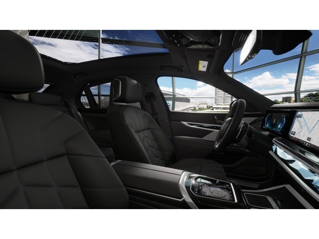 2026 BMW 7 Series 750e - Photo 36