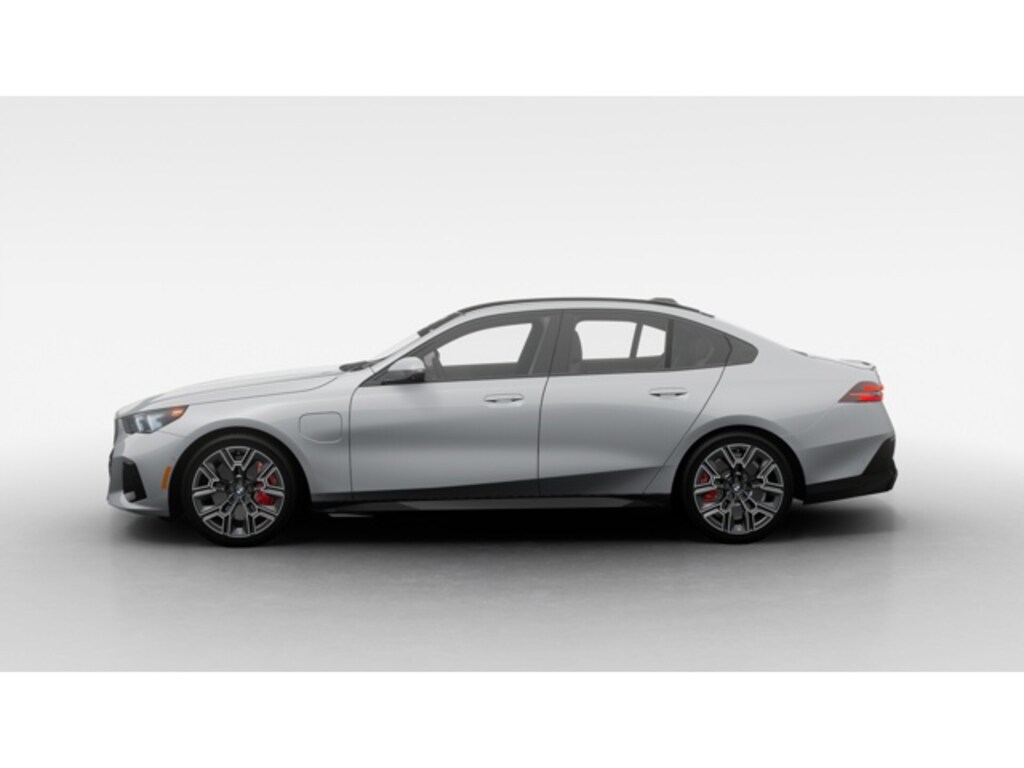 New 2026 BMW 550e xDrive Sedan