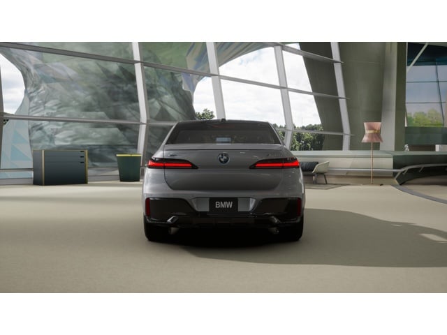 2025 BMW 7 Series 750e - Photo 22