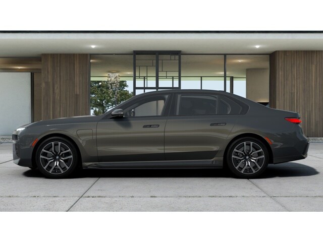 2026 Bmw 750e photo 3
