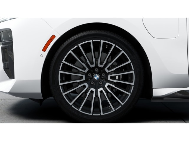 2026 BMW 7 Series 750e - Photo 7
