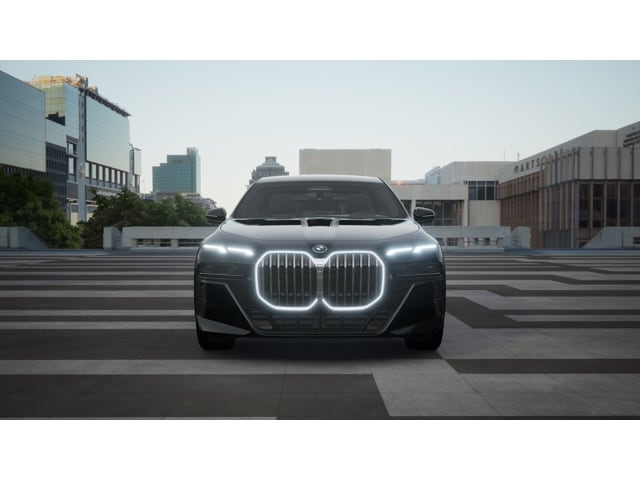 2025 BMW i7 50 - Photo 32