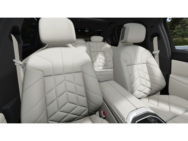 2026 BMW 7 Series 750e - Photo 27