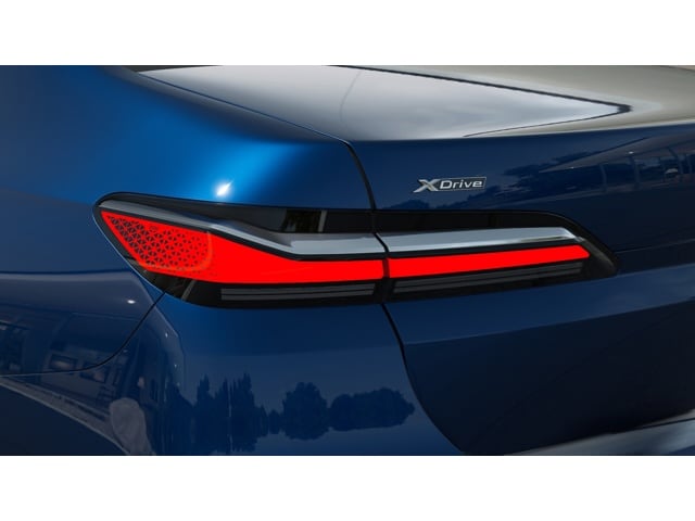 2026 BMW 7 Series 750e - Photo 24