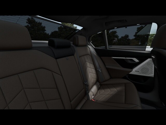 2024 BMW i5 M60 - Photo 12