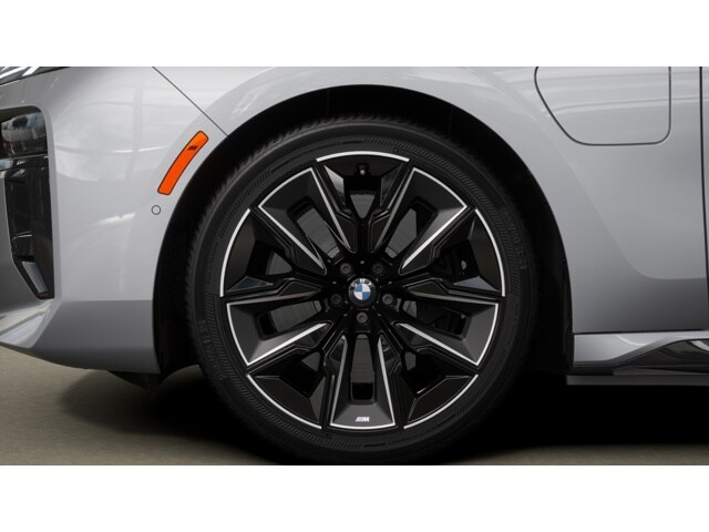 2025 BMW 7 Series 750e - Photo 24