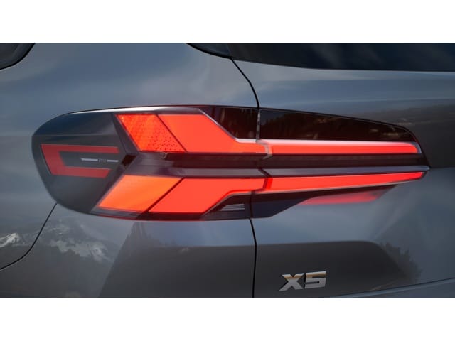 2026 BMW X5 M60i - Photo 8