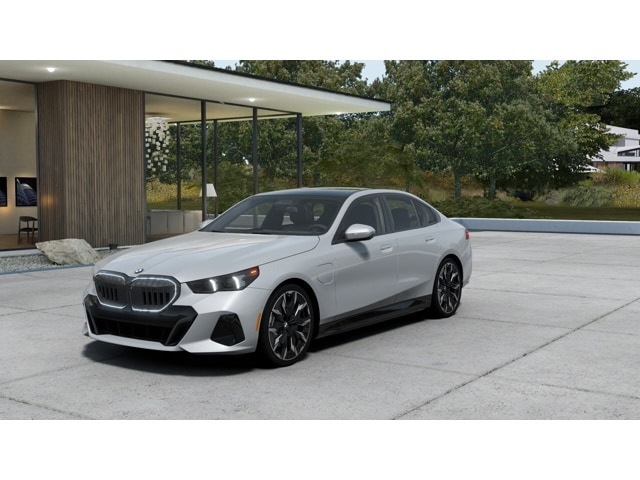 2026 BMW 5 Series 550e - Photo 34