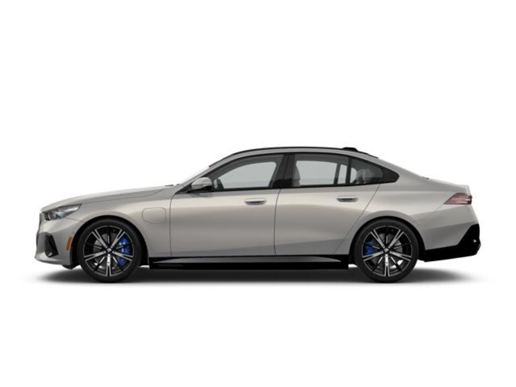 New 2026 BMW 550e xDrive Sedan