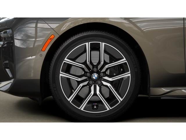 2026 BMW 7 Series 760i - Photo 7