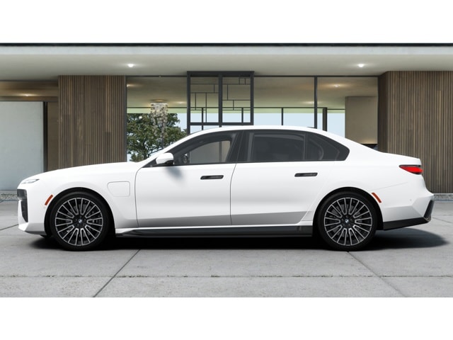 2026 BMW 7 Series 750e - Photo 4