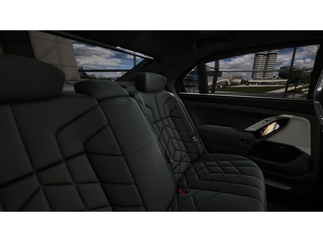 2025 BMW 7 Series 760i - Photo 43