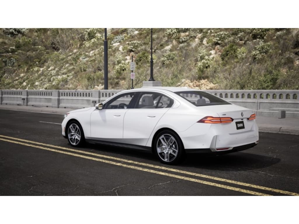 New 2026 BMW 530i xDrive Sedan