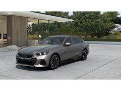 2026 BMW 550e xDrive Sedan