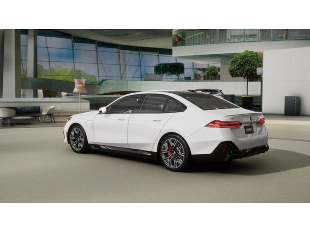 New 2026 BMW 550e xDrive Sedan