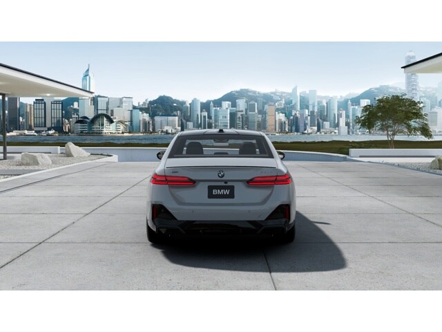 2026 BMW 5 Series 550e - Photo 38