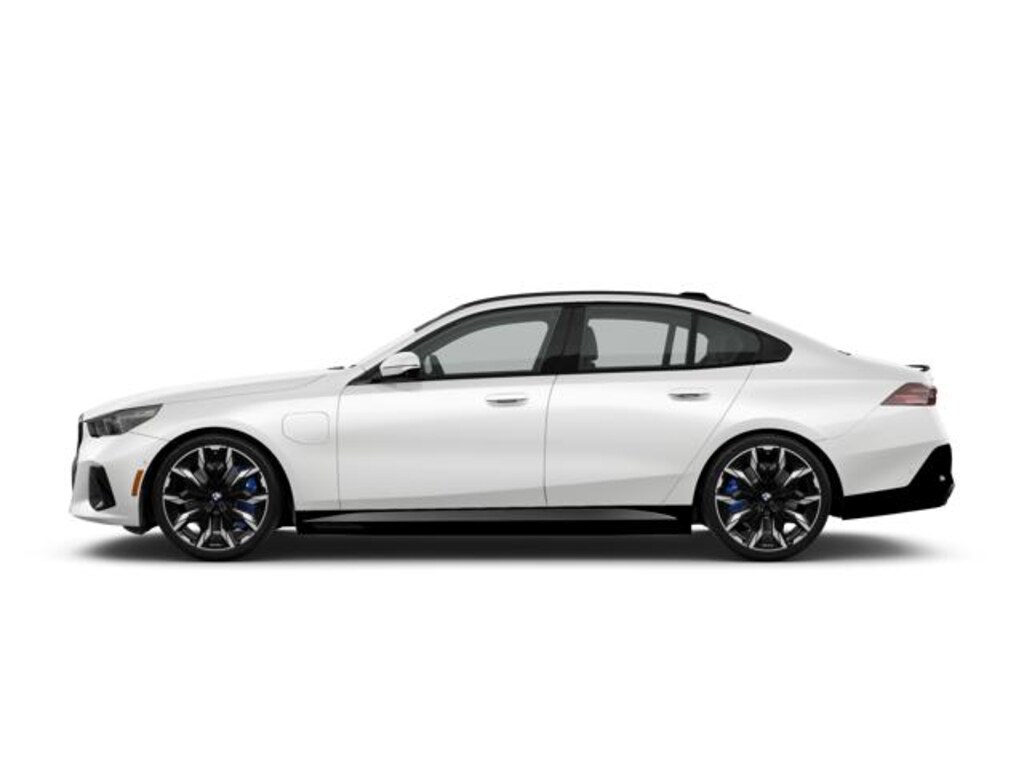 New 2026 BMW 550e Sedan