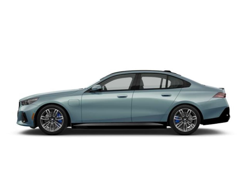 New 2026 BMW 550e xDrive Sedan