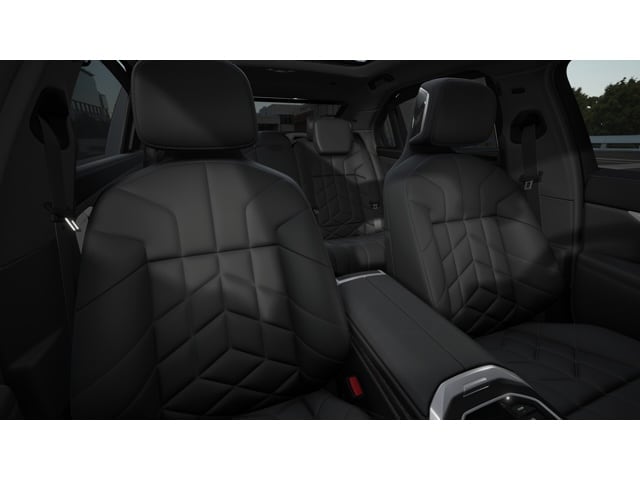 2025 BMW i7 50 - Photo 40