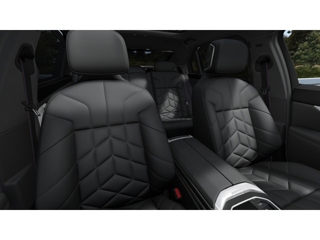 2026 BMW 7 Series 750e - Photo 42
