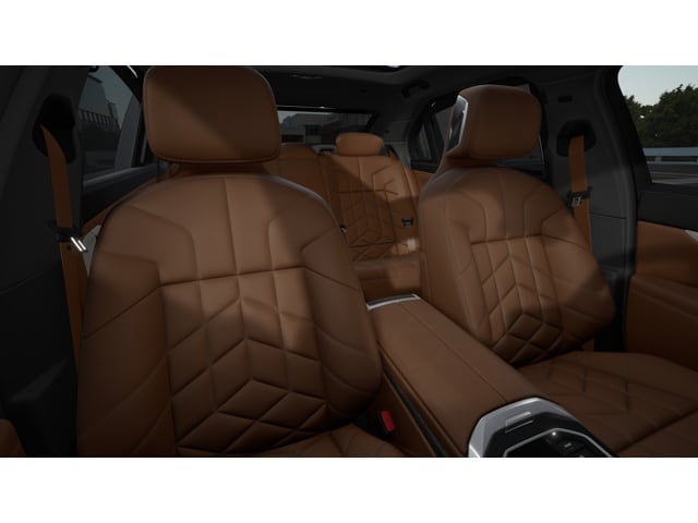 2026 BMW 7 Series 750e - Photo 40