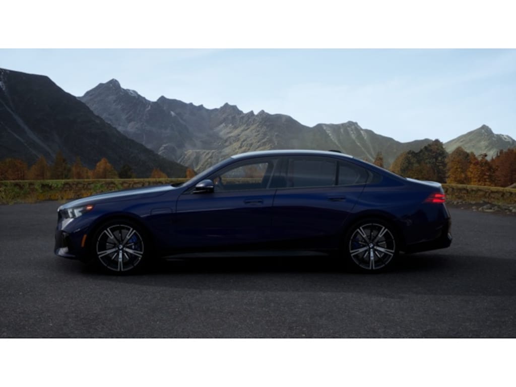New 2026 BMW 550e xDrive Sedan