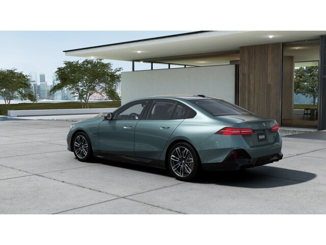 2026 Bmw 550e xDrive photo 3