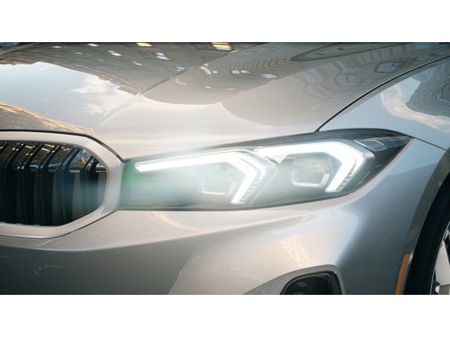 2025 BMW 3 Series 330i - Photo 38