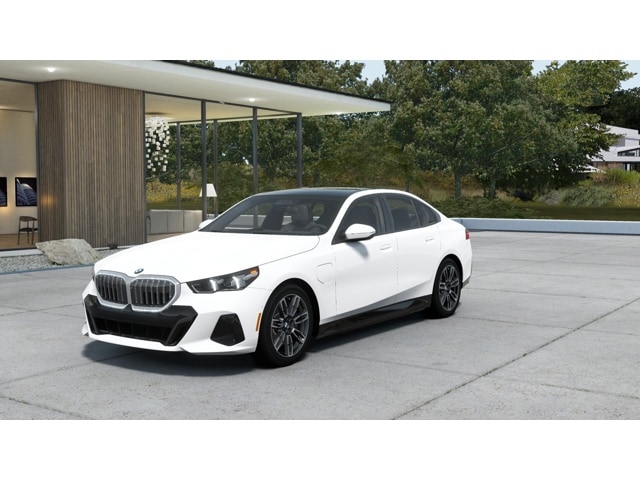 2026 BMW 5 Series 550i Hero Image