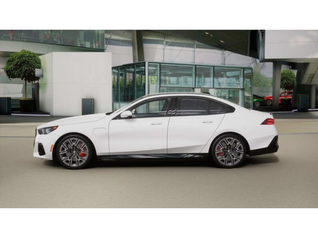 New 2026 BMW 550e xDrive Sedan