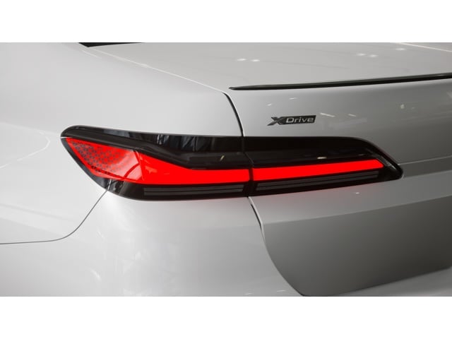 2026 BMW 7 Series 750e - Photo 35