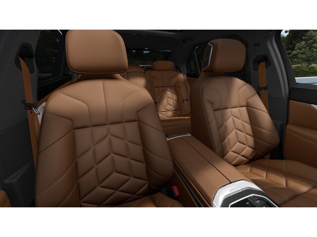 2025 BMW 7 Series 760i - Photo 43