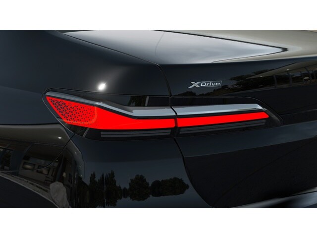 2026 BMW 7 Series 750e - Photo 39